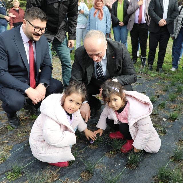 Eskişehir safran üretiminde birincilik yolunda
Son 2 yıl içinde yapılan çal...