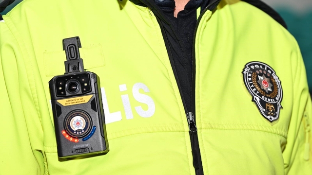 Erzincan'da trafik ekiplerine yeni nesil yaka kamerası eğitimi verildi