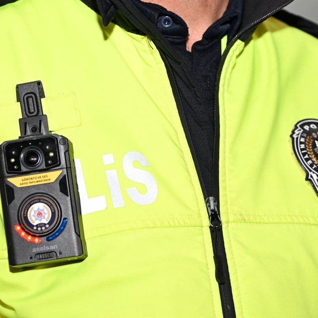 Erzincan'da trafik ekiplerine yeni nesil yaka kamerası eğitimi verildi