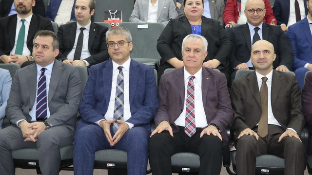 Adana'da KOBİ'lere dijitalleşme fırsatları anlatıldı