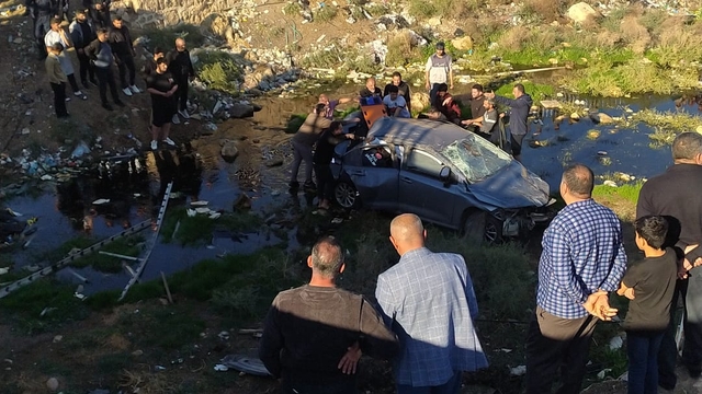 Otomobil, köprüden kanala düştü; 1 ölü, 2 yaralı (2)