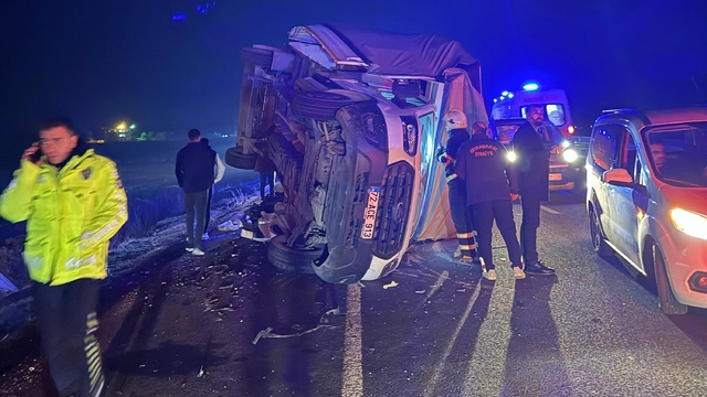 Diyarbakır'da zincirleme trafik kazasında 3 kişi öldü, 7 kişi yaralandı