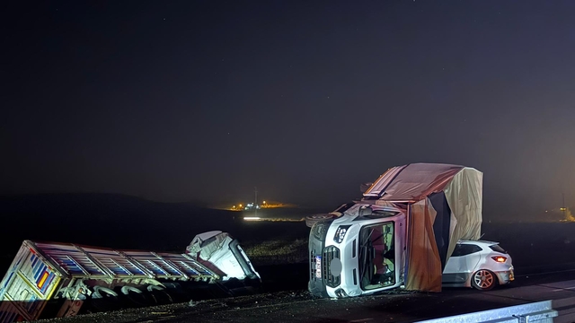 Diyarbakır'da 5 araçlı zincirleme kaza: 3 ölü, 14 yaralı