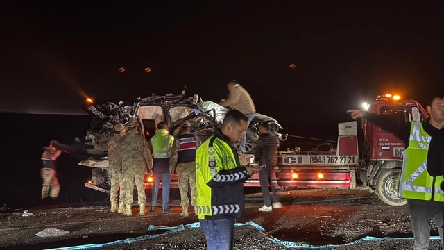 Diyarbakır'daki kazada ölen 4 kişinin cenazesi Adli Tıp Kurumu kaldırıldı