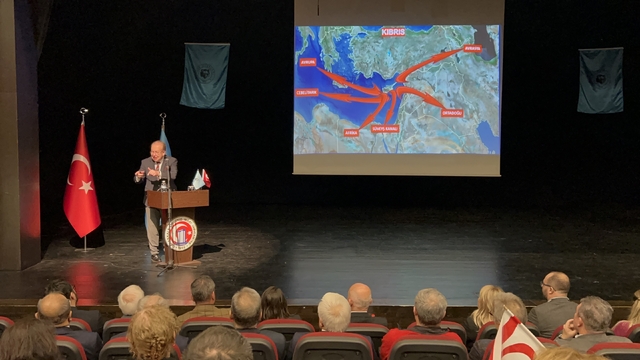 Prof. Dr. Yaycı: "Kıbrıs diye kimse geçip gitmesin bu ada Türk ve Müslüman adasıdır"
Çanakkale'de Kıbrıs'ın Mavi Vatan açısından jeopolitik önemi konuşuldu