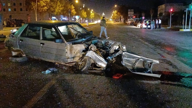 Çorum'da otomobil ile tır çarpıştı: 1 yaralı