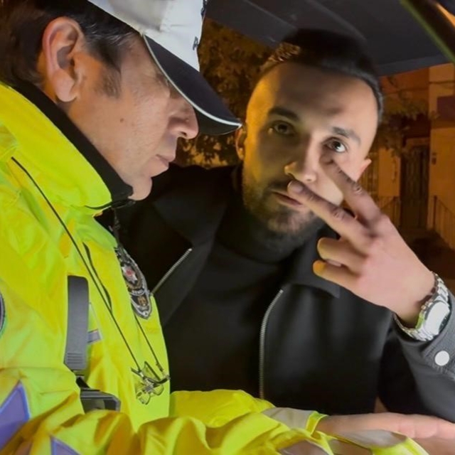 'Dur' ihtarına uymayan alkollü sürücünün rahatlığı pes dedirtti
Kayseri'de...