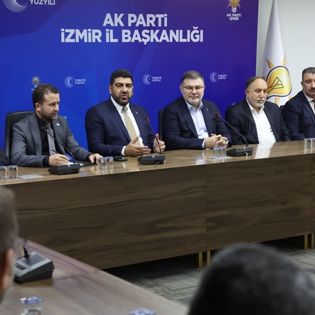 Mardin'den İzmir'e 'Terörsüz Türkiye' ziyareti
AK Parti İzmir İl Başkanı Bi...