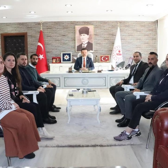 Karayazı Kaymakamlığı'nda proje değerlendirme toplantısı yapıldı