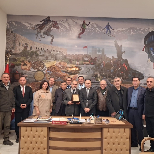 Erzurum'da halk kültürünün hafızası Muhsin Koç, 38 yılın ardından emekli ol...