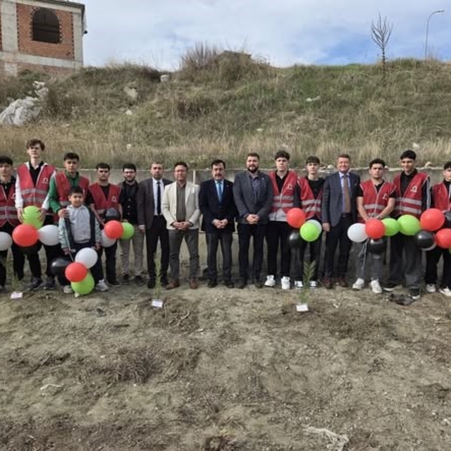Bilecik'te öğrenciler fidan dikerek kardeşlik ve çevre bilinci kazandı