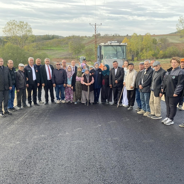 Kaymakam Kılıç köylerdeki asfalt çalışmasını inceledi