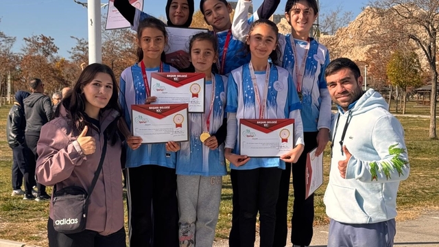 Cumhuriyet Ortaokulundan çifte başarı