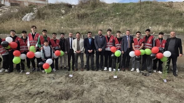 Bilecik'te öğrenciler fidan dikerek kardeşlik ve çevre bilinci kazandı