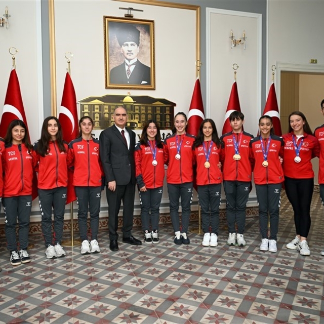 Manisa'nın altın çocukları Avrupa'dan zaferle döndü