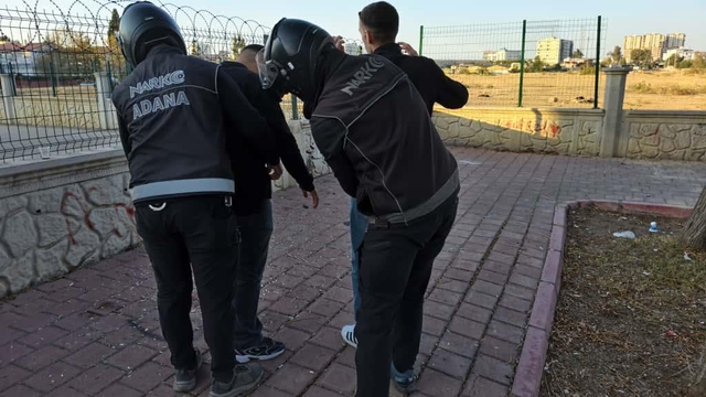 Adana'da uyuşturucu kullanan 20 kişi gözaltına alındı