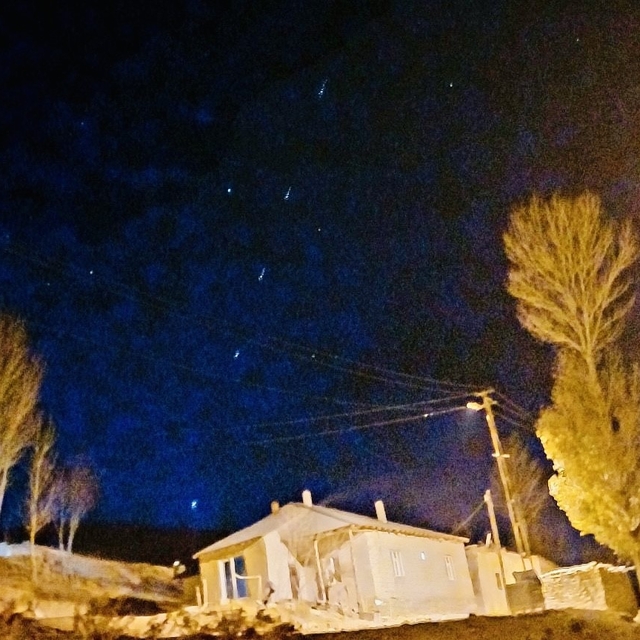 Van'ın üç ilçesinde Starlink kuyruğu görüldü