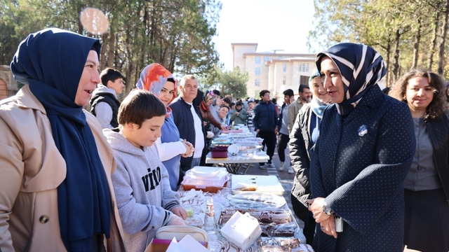 Öğrencilerden Filistin'e destek kampanyası