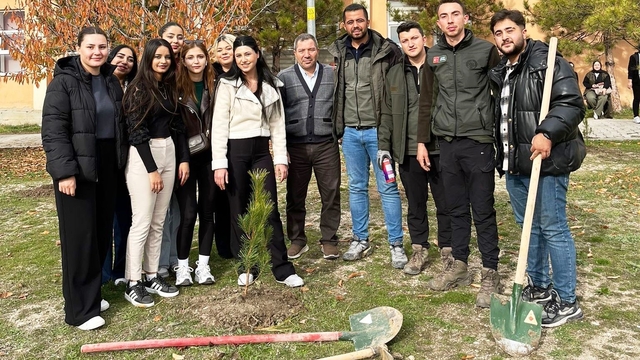 Emet MYO'da fidan dikim etkinliği