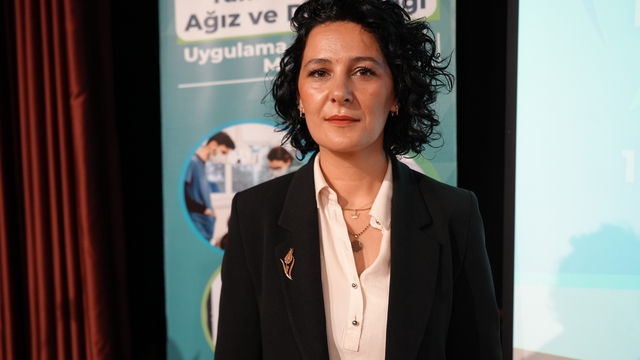 Ağızdaki sessiz düşman: Kalpten beyne kadar yayılıyor
Ağız sağlığı problemlerinin faturası ağır: İş gücü kayıplarının yüzde 20'si bu yüzden
Doç. Dr. Gülhan Ünal:
"Yapılan çalışmalarda ağız diş sağlığı problemlerinin iş gücü kayıplarının yüzde 20'sini oluşturduğu bilimsel olarak kanıtlanmıştır"