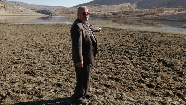 Barajda su çekildi, 58 yıllık dede toprağı gün yüzüne çıktı