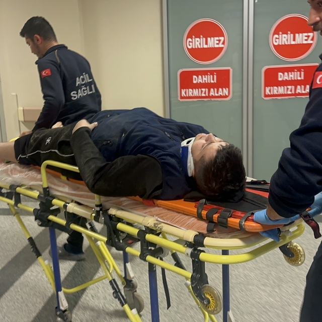 Devrilen motosikletteki kişi yaralandı