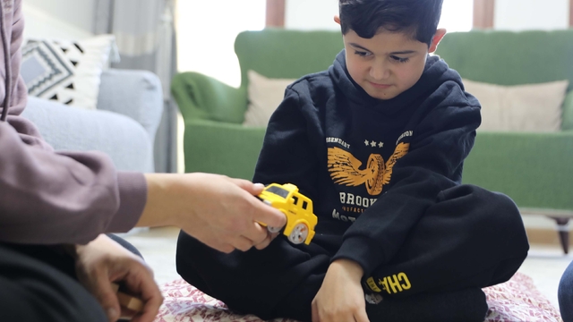 Tek hayali okula gitmek olan DMD'li Mehmet için kampanya başlatıldı