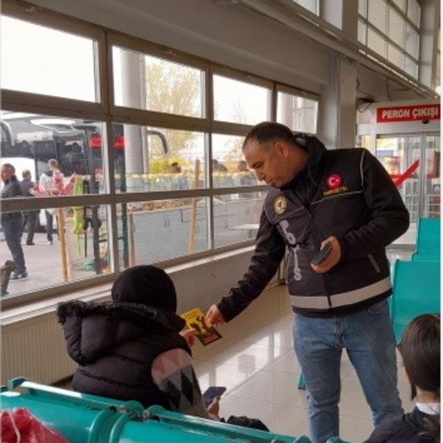 Niğde'de narkotik bilgilendirme çalışmaları sürüyor