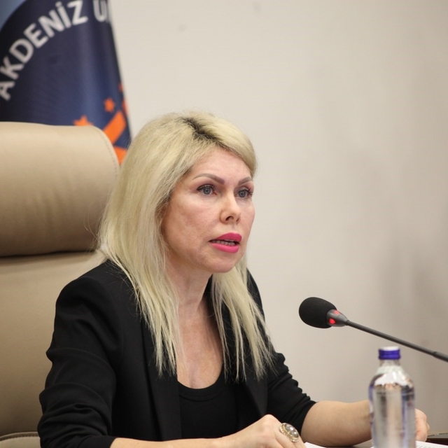 Rektör Özkan: "Bir üniversite içinde bulunduğu şehirle nefes alır"
Akdeniz...