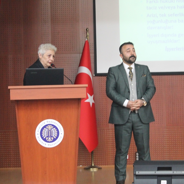 Erzurum'da "İşyerinde psikolojik taciz Mobbing" paneli
Alcan: "Mobbing görm...
