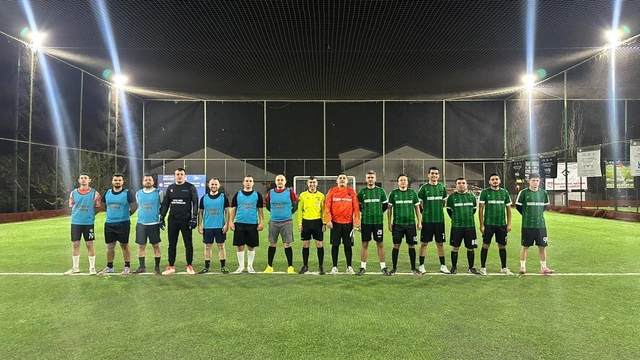 Başkan Tatık, halı sahada buluşan gençleri yalnız bırakmadı
Nikferliler, Halı Saha Turnuvası'nda ter döktü