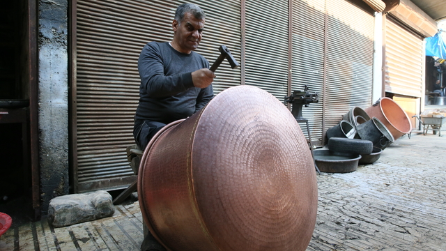 Bakırcılığın Kahramanmaraş'taki son temsilcileri mesleği yaşatmaya çalışıyor