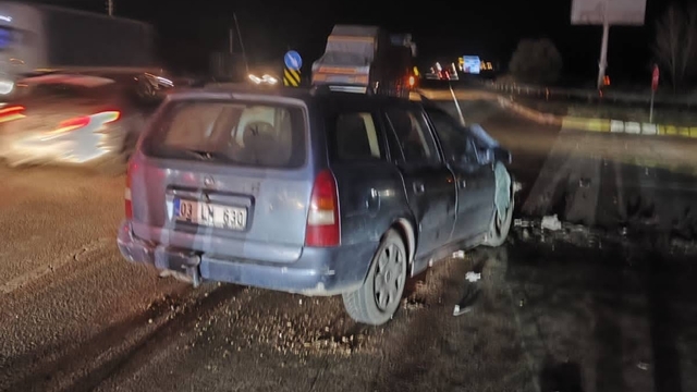 Otobüsle otomobil çarpıştı: 1 ölü, 3 yaralı