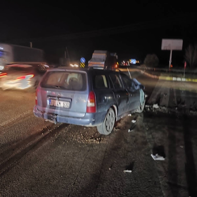 Otobüsle otomobil çarpıştı: 1 ölü, 3 yaralı