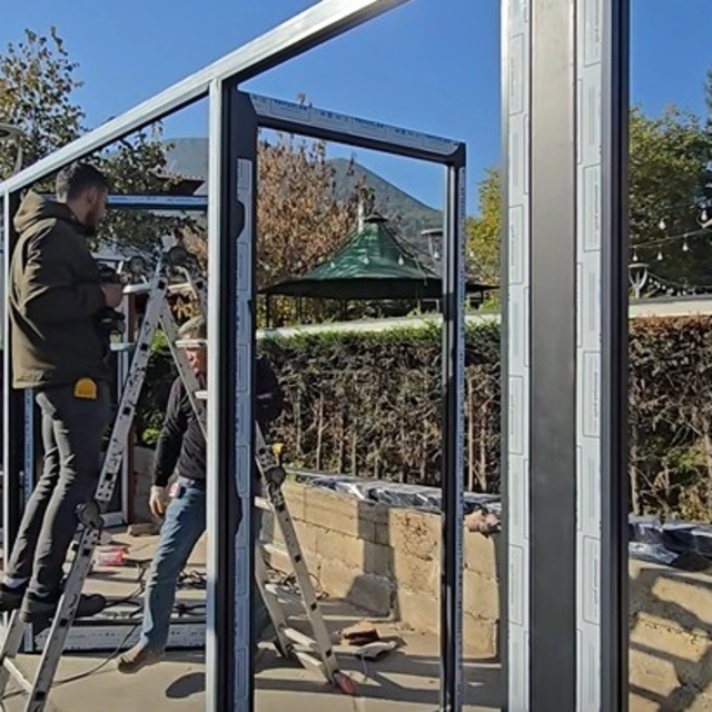 Bayırköy'de yeni nesil durak hizmeti başladı