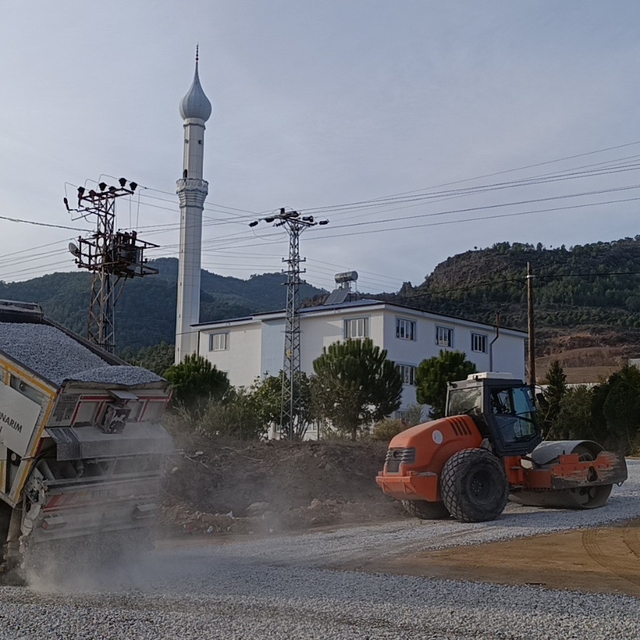 Anamur'da cami çevresi ve 11 kilometrelik yol yenilendi