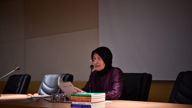 Dünya çapında başarı kazanan balerin, İslam'a uzanan yolculuğunu öğrencilerle paylaştı