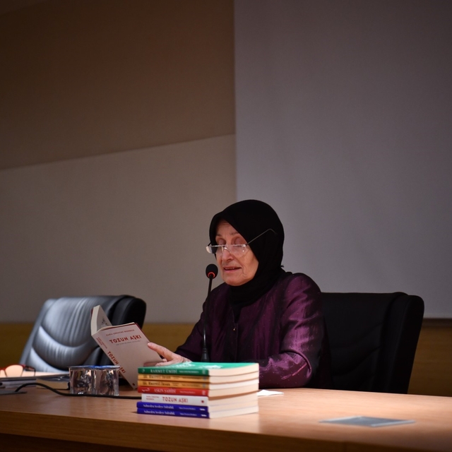 Dünya çapında başarı kazanan balerin, İslam'a uzanan yolculuğunu öğrenciler...