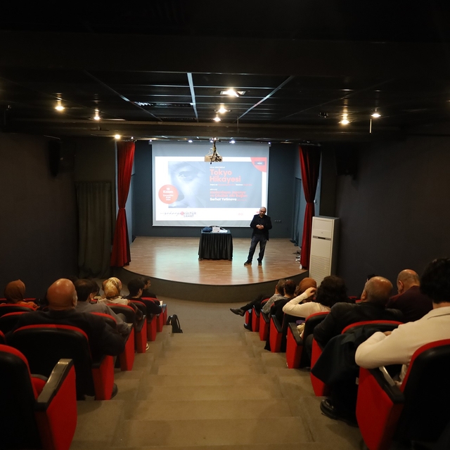 Japon ailesinin dönüşümü konuşuldu: Tokyo hikayesi Sakarya'da izleyiciyle b...