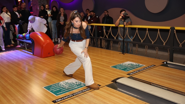 Darıca'da Öğretmenler Günü bowling turnuvasıyla kutlandı