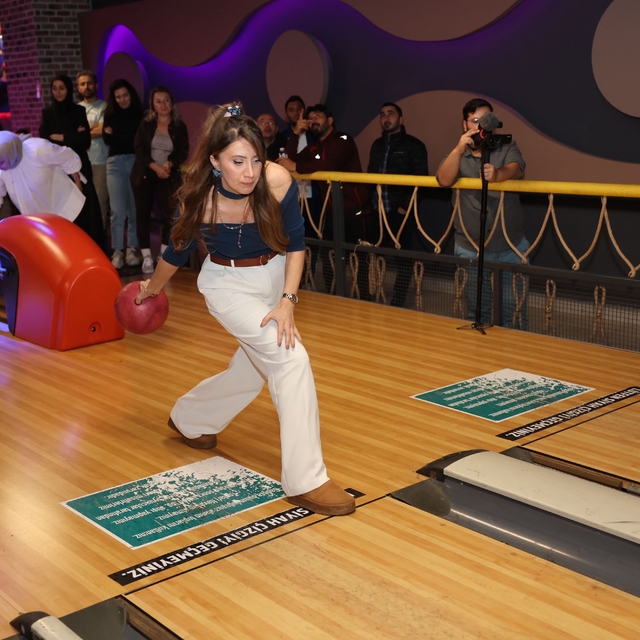 Darıca'da Öğretmenler Günü bowling turnuvasıyla kutlandı
