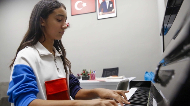 Büyükşehir'den Antalyalı çocuklara tam destek