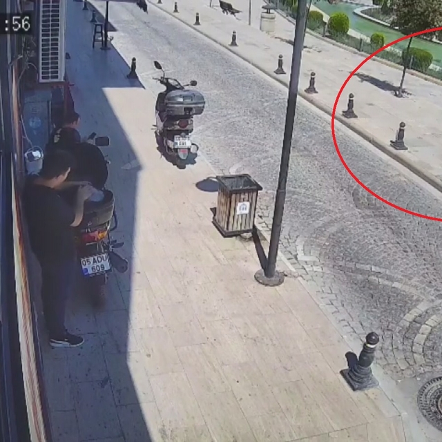 Kendilerini polis olarak tanıttıkları kadını, 1 hafta arayla 2 kez dolandır...