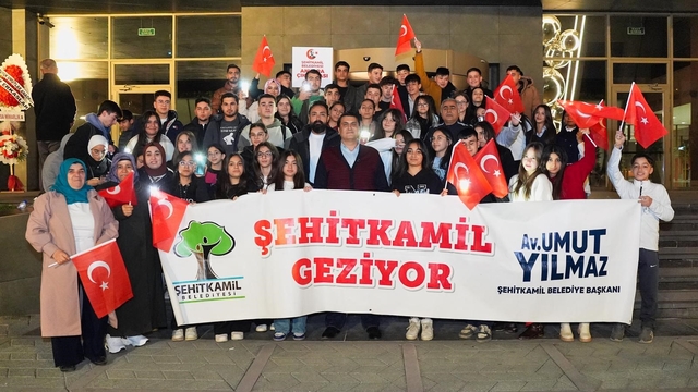 Şehitkamil'den Cumhuriyetin 102. yılında Ankara çıkarması
Başkan Yılmaz, gençleri Ankara'ya uğurladı
Yılmaz: "Atatürk'ün izinde yürümeye devam edeceğiz"