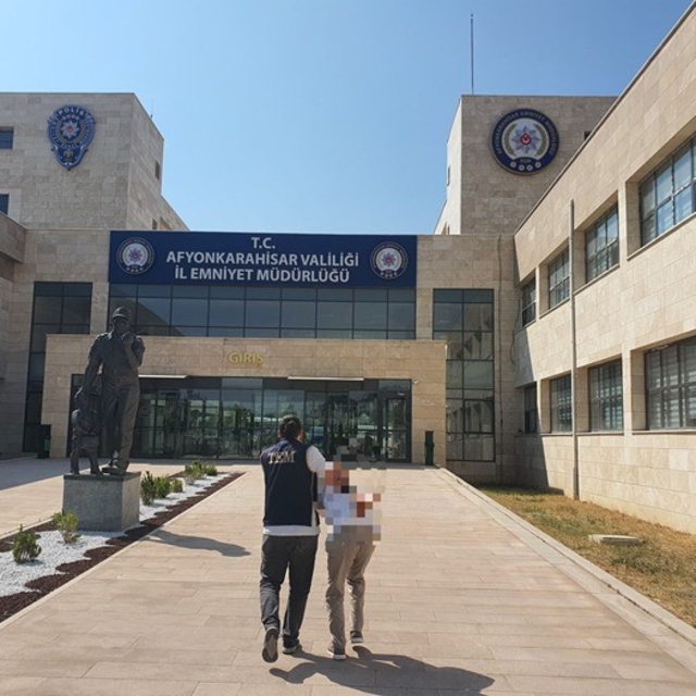 Hapis cezasıyla aranan şahsı polis yakaladı