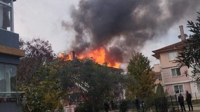 Yalova'da çatı yangını