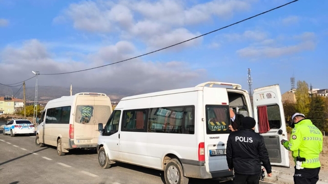 Baskil'de okul servis araçları denetlendi