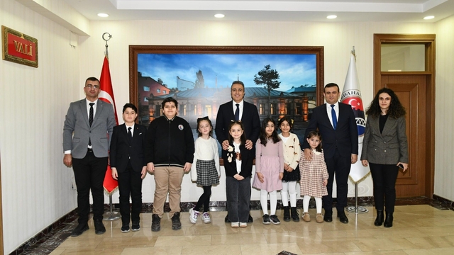 Vali Çiçek, 20 Kasım Dünya Çocuk Hakları Günü'nde çocukları ağırladı