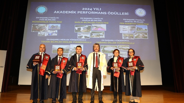 BUÜ'de 2024 Yılı Akademik Performans Ödülleri sahiplerini buldu
