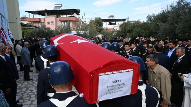 Kalp krizi sonucu hayatını kaybeden astsubayın cenazesi Manisa'da toprağa verildi